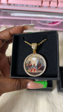 Load image into Gallery viewer, Circle Shaped Photo Pendant