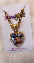 Cargar imagen en el visor de la galería, Gold Filled Figaro Picture Necklace