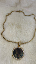 Load image into Gallery viewer, Circle Shaped Photo Pendant
